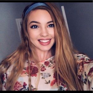 Meet your Posher, Alyssa